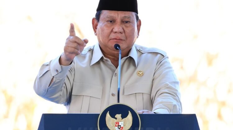 Presiden RI Jenderal TNI (Purn.) H. Prabowo Subianto menyampaikan apresiasi kepada Kapolri Jenderal Polisi Drs. Listyo Sigit Prabowo, M.Si.,