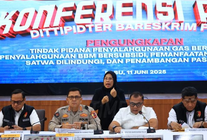 
					Bareskrim Polri melalui Direktorat Tindak Pidana Tertentu (Dittipidter) memastikan akan menyelidiki kasus tambang nikel di Raja Ampat