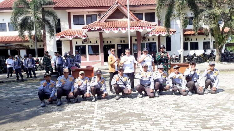 Cibarusah Gelar Lomba Baris-Berbaris Linmas Antar Desa, Dalam Rangka Sambut HUT RI Ke 80 TH dan Hari Jadi Kabupaten Bekasi Ke 75 TH