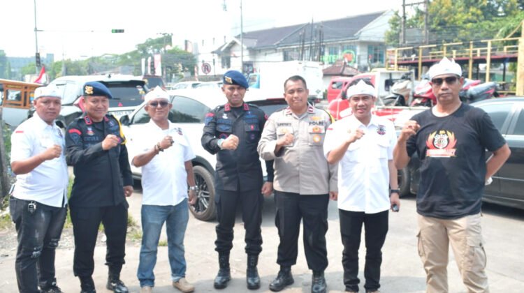 Aliansi Ormas Bekasi, SMSI dan Brimob Bagikan 2 Ribu Bendera Merah Putih untuk Pengendara Jalan