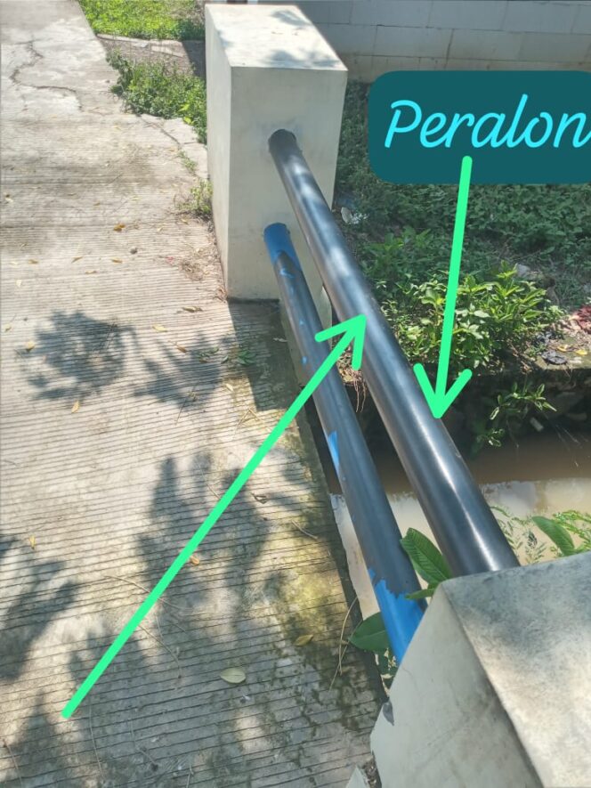 
					Demi Meraup Keuntungan Besar Pembangunan Jembatan Desa Karang Patri Di Duga Paralon Di Sulap Menjadi Penyangga Pagar Jembatan Oleh TPK
