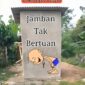 Di Duga Jamban Tak Bertuan  Berlokasi Di Kampung Sampora RT 08 Desa Jaya Mulya Kecamatan Serang Baru  Menjadi Sorotan Publik