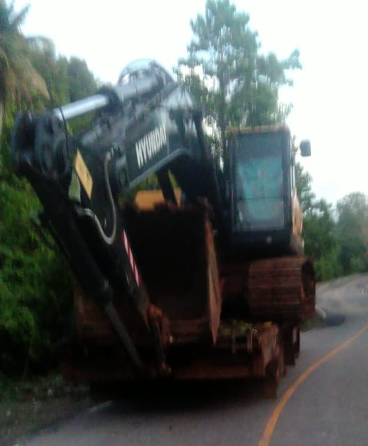 Jerat Hukum Sopir Dan Komplotannya Bila Pengiriman Excavator Tidak Sampai Tujuan
