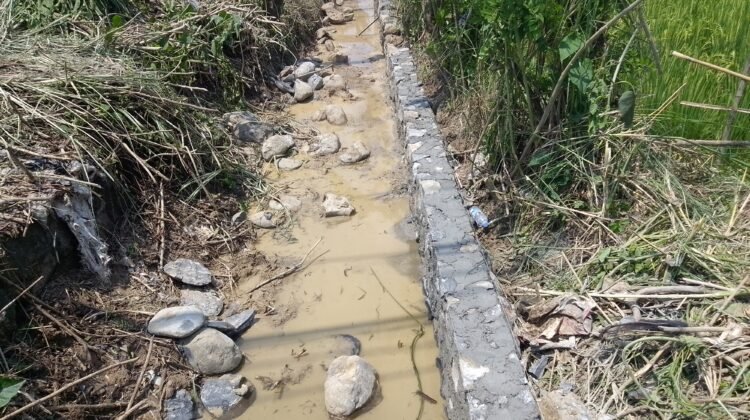 Proyek Siluman Di Kp Citapen Desa Sirnajati Kec Cibarusah Asal Asalan Tanpa Pengawasan.