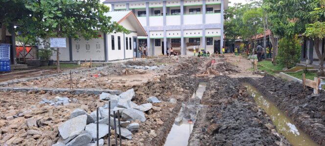 
					Proyek Revitalisasi SDN 01 Sukaraya Di Duga  Tidak Transparansi  Dan Amburadul Dikhawatirkan Cacat Mutu