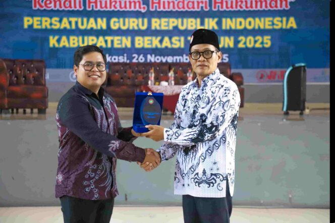 
					PGRI Bekasi Soroti Minimnya Literasi Hukum Guru, Desak Perda Perlindungan Segera Disahkan