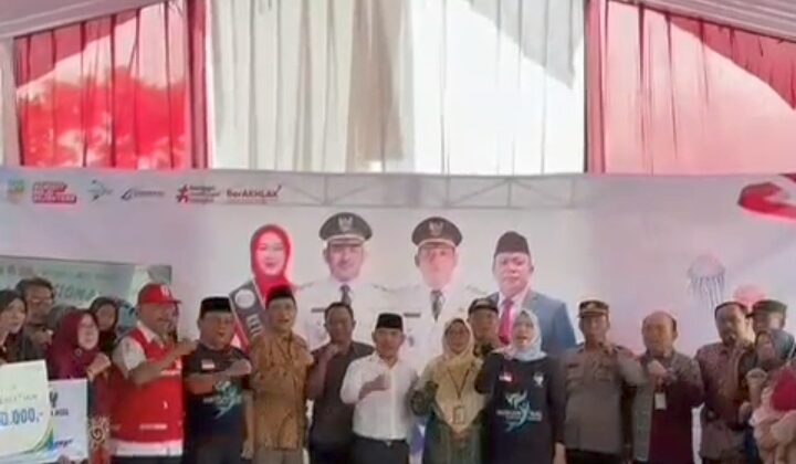 Kabupaten Bekasi dan Warga Cibarusah Meriahkan Hari Ikan Nasional ke-XII, Bupati Hadir Berikan Arahan Penting