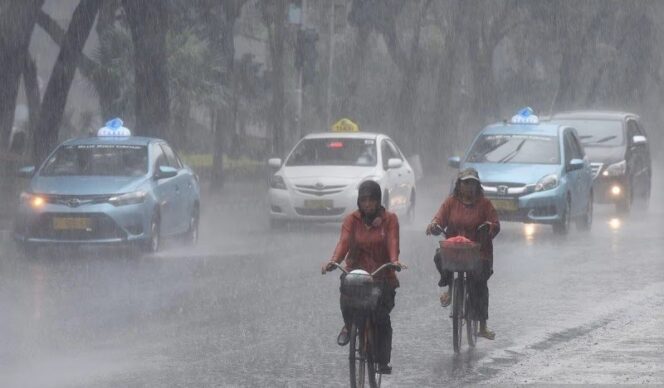 
					Prakiraan Cuaca Hari Ini, Minggu (7/12), BMKG: Hujan Trennya Akan Terus Naik