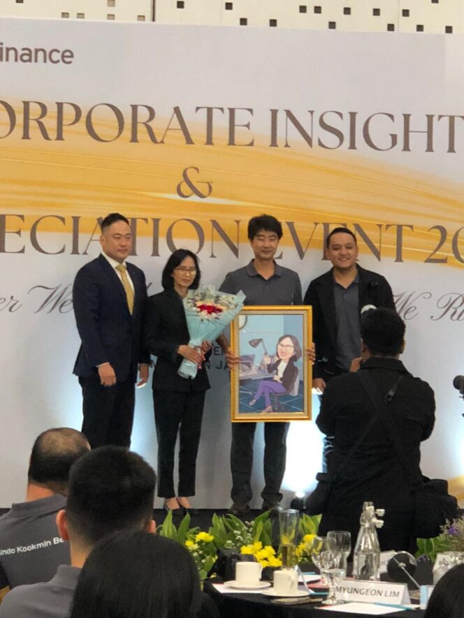 
					Momen Haru Lepas Hangat Bersama  Direktur SKBF Ibu Stefani,  Memasuki Masa Pensiun.