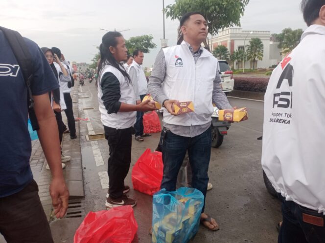 
					DPD PSI Kabupaten Bekasi Gelar Buka Puasa Bersama dan Berbagi Takjil Untuk Warga Sekitar