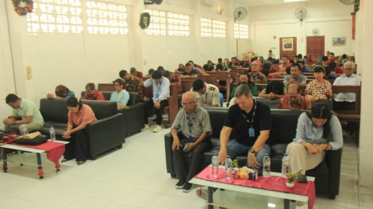 Harapan dari Balik Jeruji: Pastor Nigel Burrows Layani Ibadah Warga Binaan Lapas Pekanbaru
