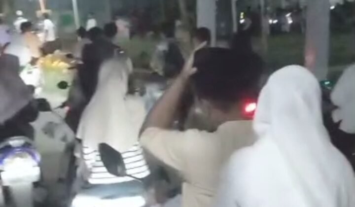 Rayakan Tahun Baru Islam 1 Muharam 1448 H Di Iringi Pawai Obor Mengingat Sejarah Hijriah Warga Perum KSB Grande 3 Antusias