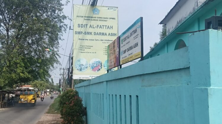Tahan Surat Pindah Siswa Berinisial A karena SPP, Kepala Sekolah SMK Darma Asih Serang Baru Disorot Tajam!