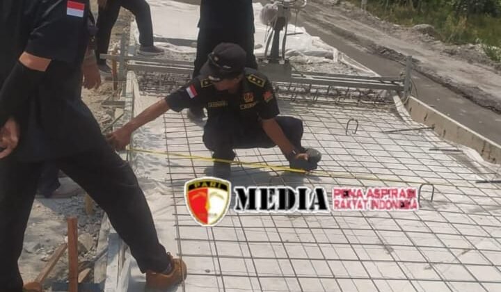 Sambil Mengukur di Lokasi Proyek, Kasmani Jelaskan Alur Pengawasan APBN dan APBD