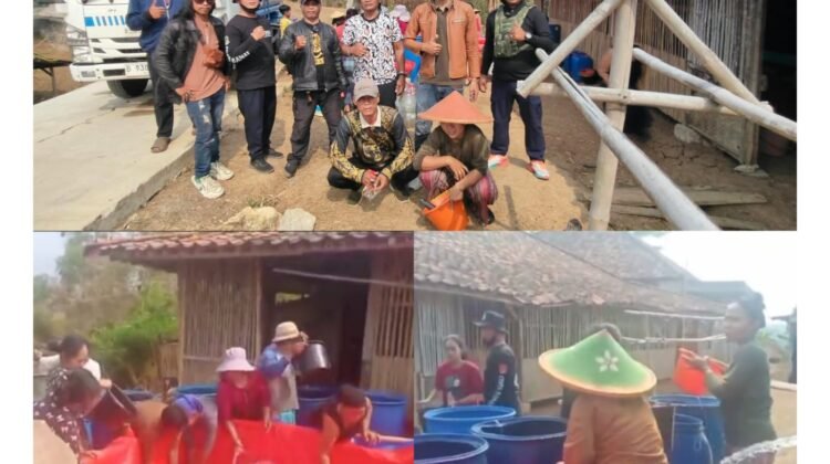 Peduli Kekeringan, Ormas GIBAS Sektor Cibarusah Salurkan Bantuan Air Bersih di Kampung Korot Desa Ridogalih